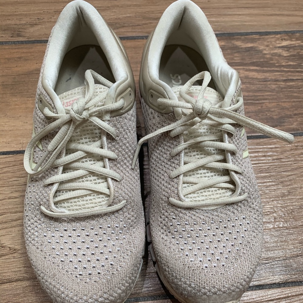 ASICS gel shoes - very good condition